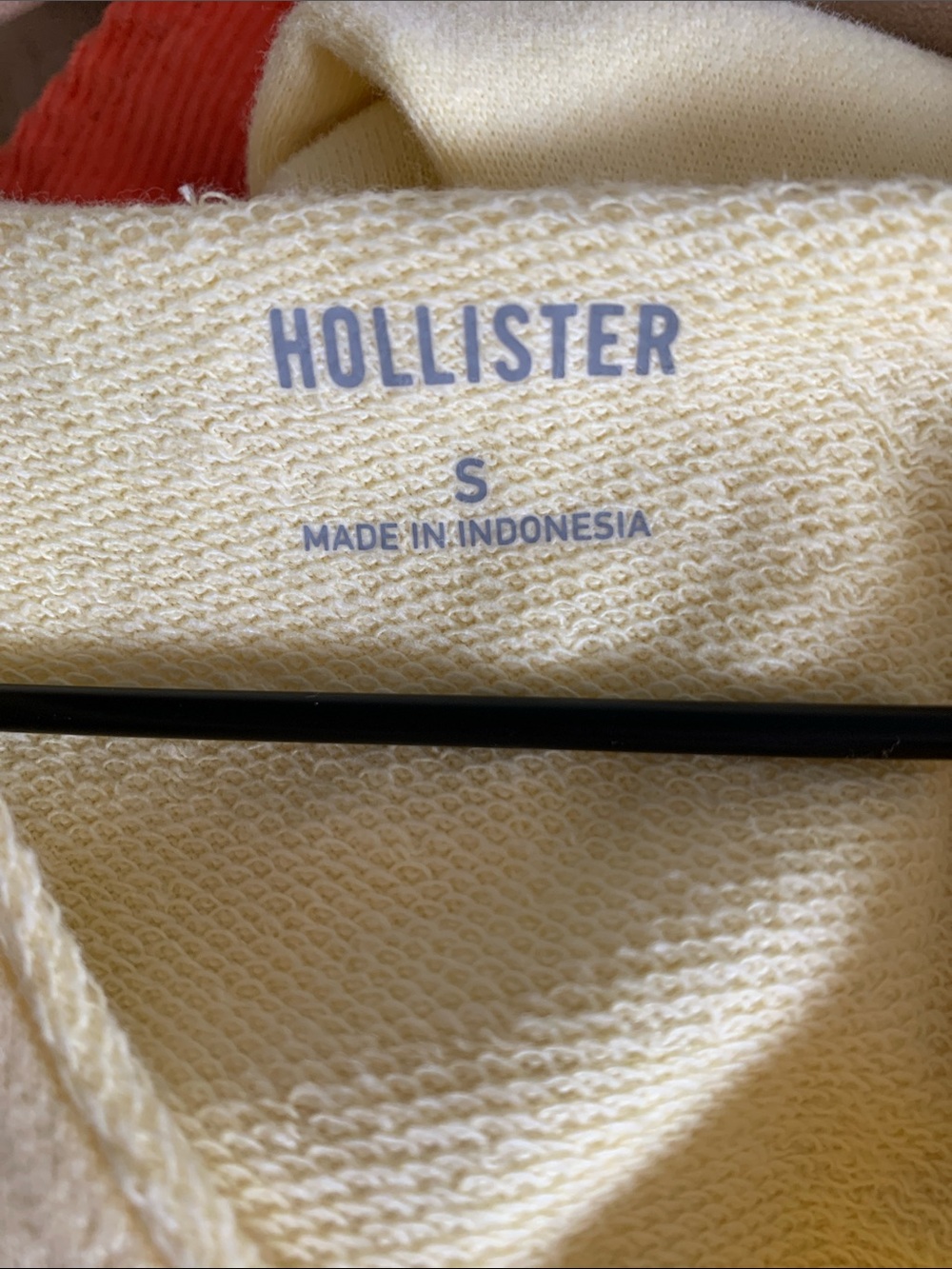 Hollister Pale Yellow V‑Neck Hooded Pullover Solana Springs Music Festival - Picture 5 of 6